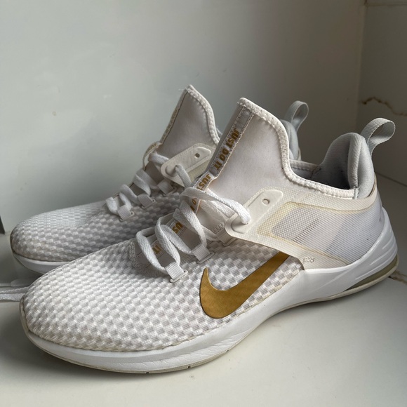 Nike Shoes - Nike Air Max Bella TR 2 sz 9